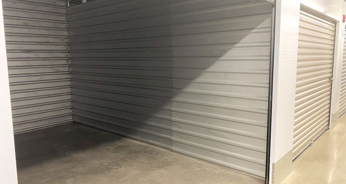 Hollow Tree = Secure Storage Facilities and Customer Satisfaction